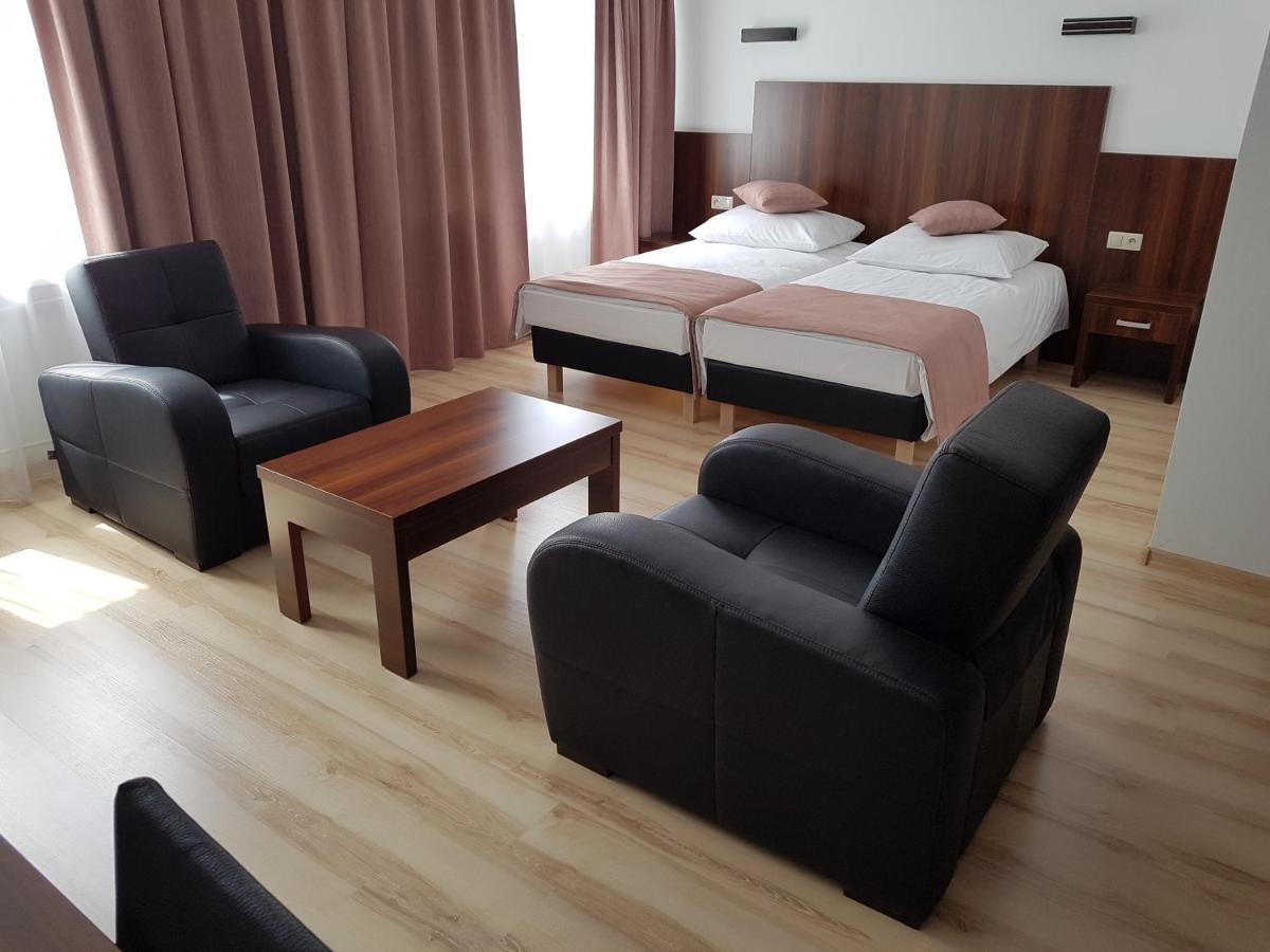 Pod Kominem Pokoje I Apartamenty Brzezie  Екстериор снимка