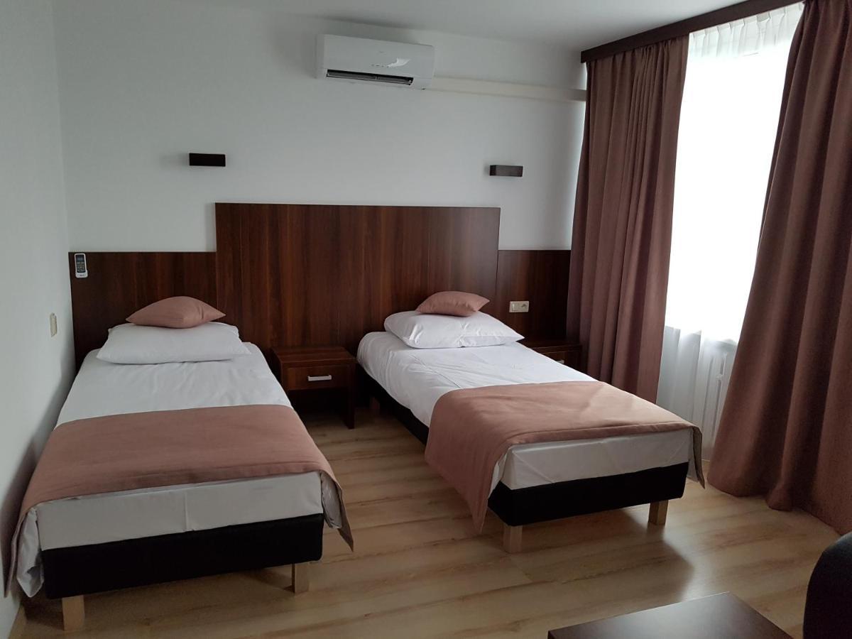 Pod Kominem Pokoje I Apartamenty Brzezie  Екстериор снимка